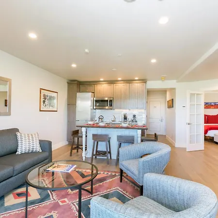 Peaks Penthouse 644 Apartment
