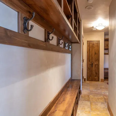Apartment Peaks Penthouse 843 *