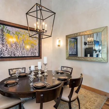 Peaks Penthouse 843 *