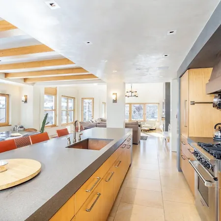 Apartment Peaks Penthouse 851