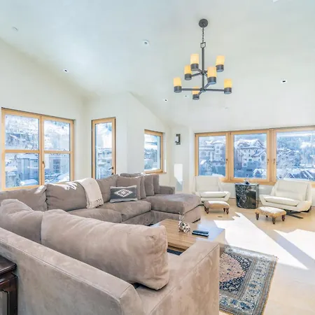 Peaks Penthouse 851