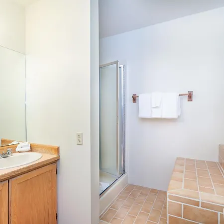 Plunge D Apartment *