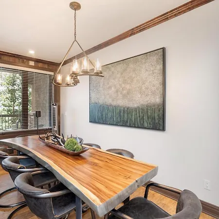 Lorian 7 Steps From The Ski Slopes, Hot Tub, Gym Apartment
