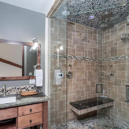 Lorian 7 Steps From The Ski Slopes, Hot Tub, Gym Apartment