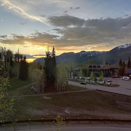 Lorian 7 Steps From The Ski Slopes, Hot Tub, Gym Apartment *