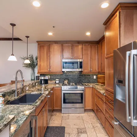 Lorian 7 Steps From The Ski Slopes, Hot Tub, Gym Apartment