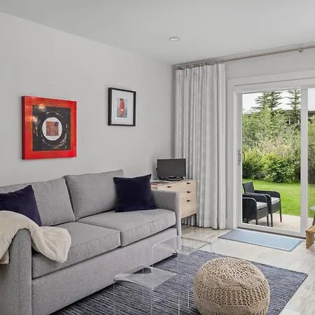 Apartment Riverside Retreat At Viking - Location! *