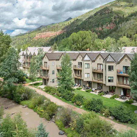 Riverside Retreat At Viking - Location! *