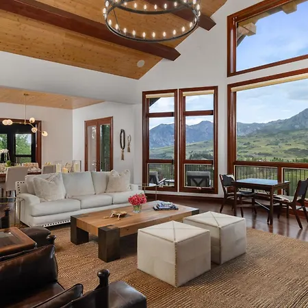 Camp - Golf Course, Views, Hot Tub, Gym!