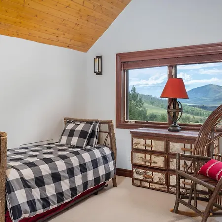 Holiday home Camp - Golf Course, Views, Hot Tub, Gym! *