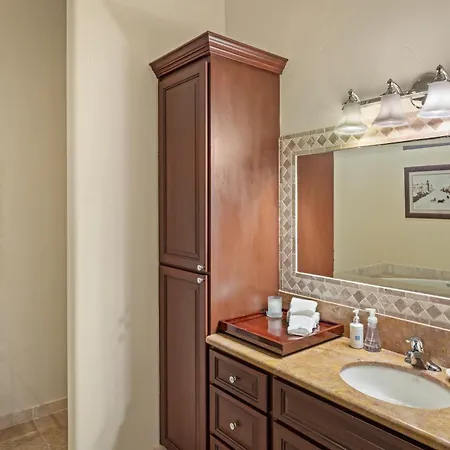 Camp - Golf Course, Views, Hot Tub, Gym! * Telluride