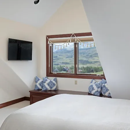 Camp - Golf Course, Views, Hot Tub, Gym! * Telluride