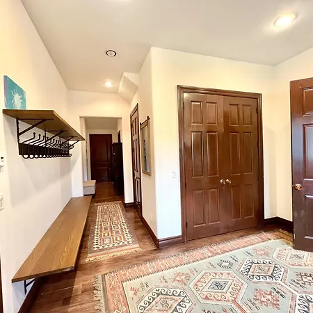 Holiday home Camp - Golf Course, Views, Hot Tub, Gym! Telluride