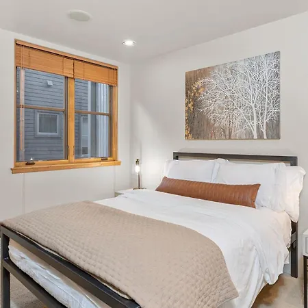 3br 3 1 2ba Center Of Everything New Listing On Our New