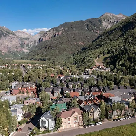 3br 3 1 2ba Center Of Everything New Listing On Our New *