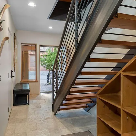 3br 3 1 2ba Center Of Everything New Listing On Our New Telluride