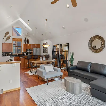 3br 3 1 2ba Center Of Everything New Listing On Our New Holiday home *
