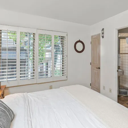 In Out Remodeled Luxury Holiday home