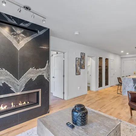 Luxurious1br In Town And Steps To The Gondola Holiday home