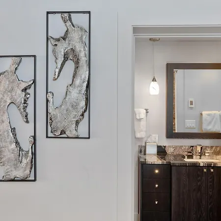 Luxurious1br In Town And Steps To The Gondola Holiday home *