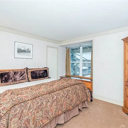 Mountainside Hotel 3*