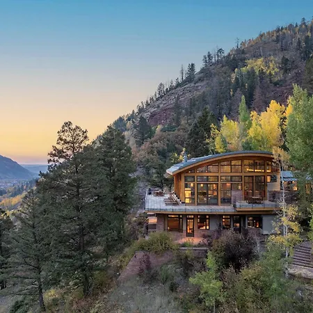 Holiday home Royer Falls Retreat *