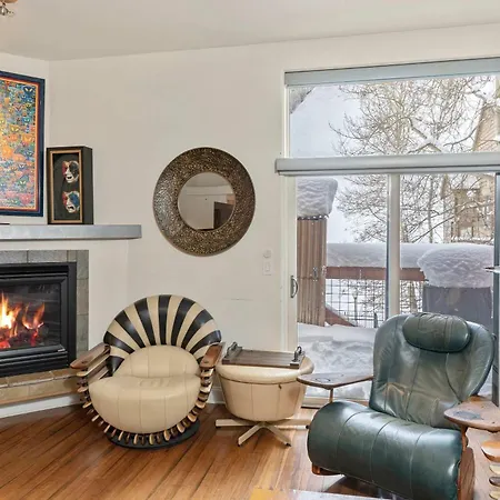 Remodeled Luxury - Skii In Skii Out Holiday home *