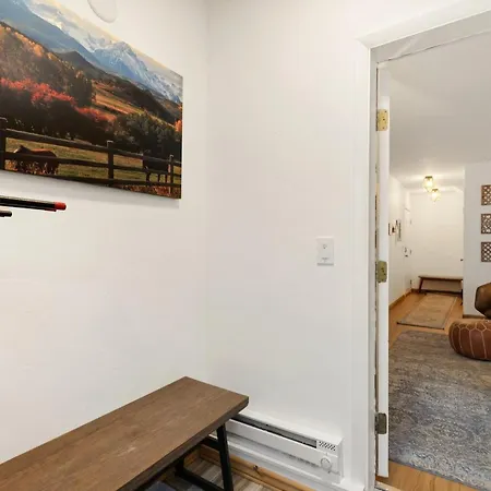 Comfort, Style, Short Walk To Town Park & Gondola