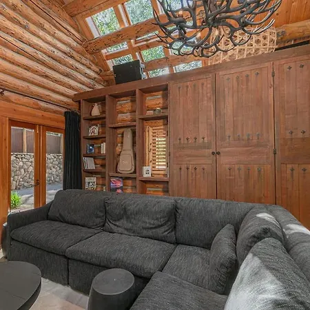 Absolutely Amazing Slopeside Mountain With Chalet