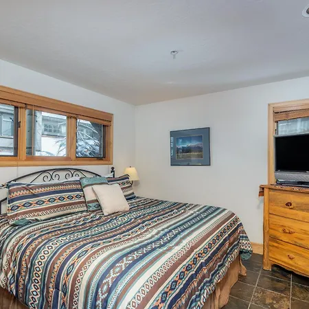 Aspen Ridge 32 - 2 Bedroom By Alpine Holiday home
