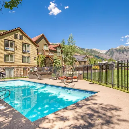 Sunny Condo, Box Canyon Views, Pool & Hot Tub