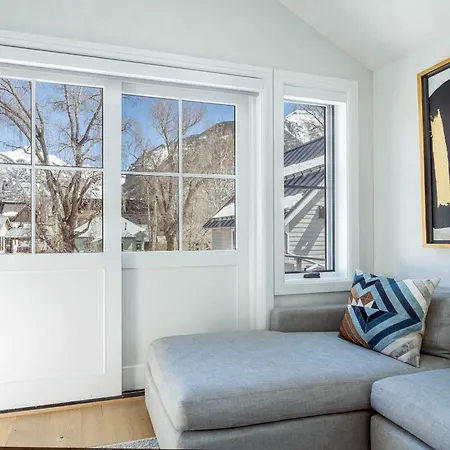 Upscale Near Lift And Town With Mountain Views Telluride
