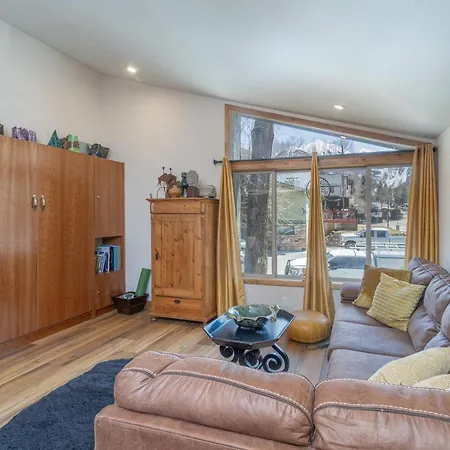 Holiday home Charming With Shared Hot Tub *