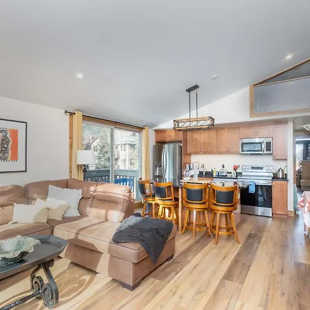 Holiday home Charming With Shared Hot Tub *
