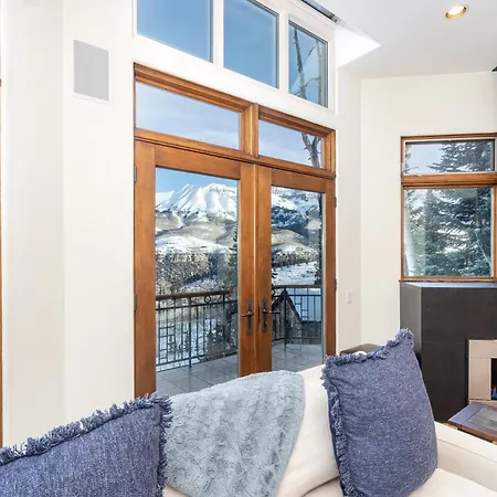 Slopeside By Exceptional Apartment
