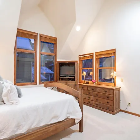 South Pacific Townhouse By Exceptional * Telluride