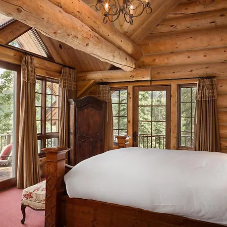 Chalet Hilltop Hideaway By Exceptional *