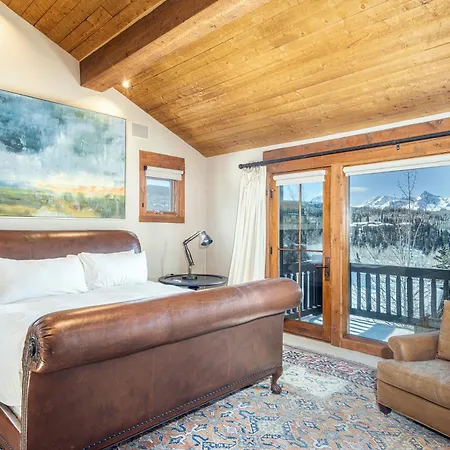 Country Club Estate By Exceptional Chalet