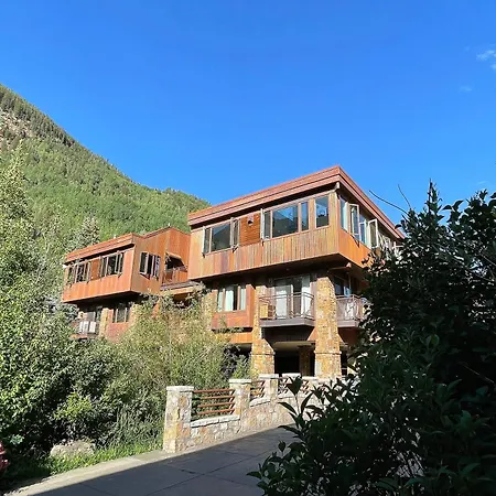 Apartment Downtown Modern Creekside