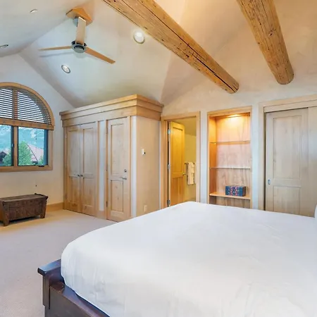 Centrum Penthouse By Exceptional Telluride