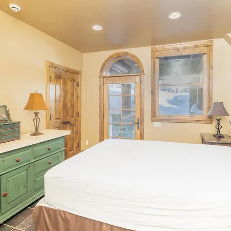 Bearpaw Manor By Exceptional
