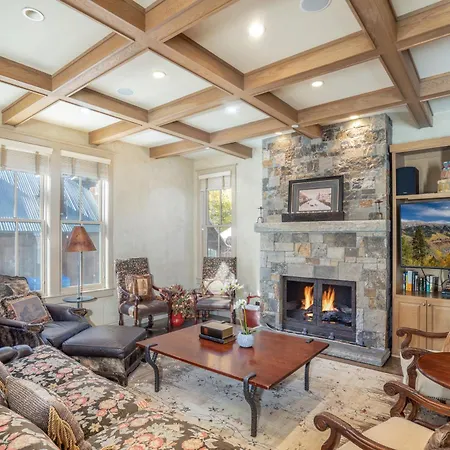 211 A South Oak By Exceptional *