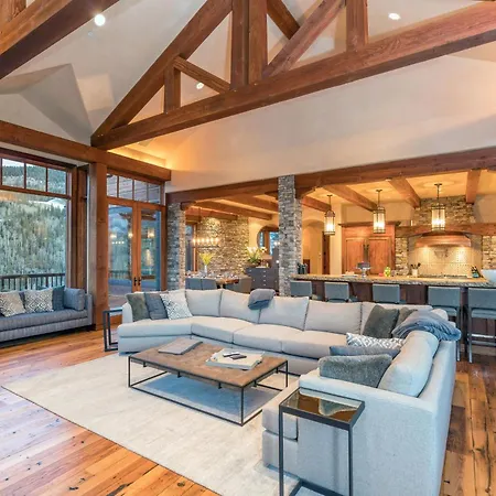 Two Trails By Exceptional Chalet