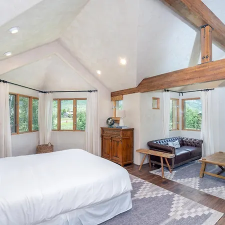 Chalet Satisfaction By Exceptional *