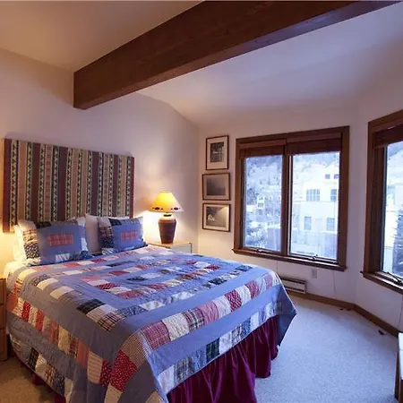 Manitou Riverhouse - 2 Bedroom #115