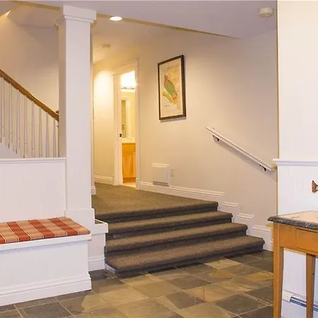 Holiday home Legacy House