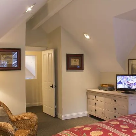 Holiday home Legacy House