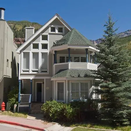 Legacy House Holiday home *