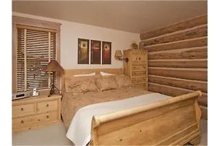 Diamondtooth Apartment
