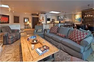 Diamondtooth Apartment